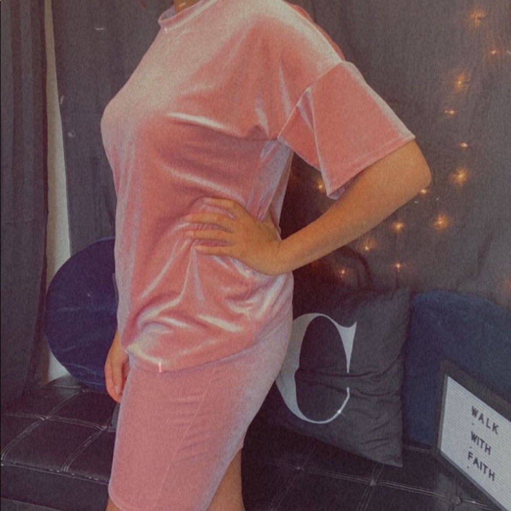 Pink Velvet Set - Picture 4 of 4
